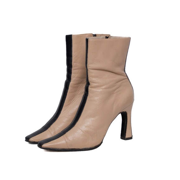 Vintage Chanel Two-Tone Leather Heeled Ankle Boots – Size 35.5 /US 5.5 - Picture 1 of 12